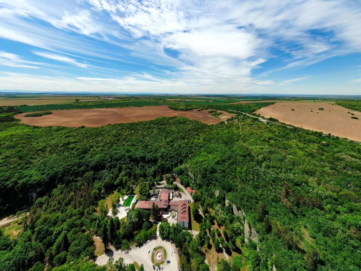 Park Hotel Kaylaka Pleven Esterno foto