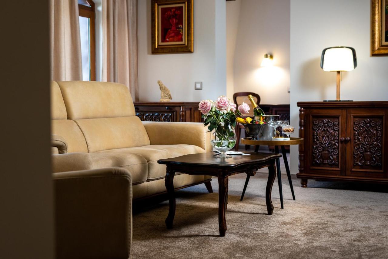 Park Hotel Kaylaka Pleven Esterno foto