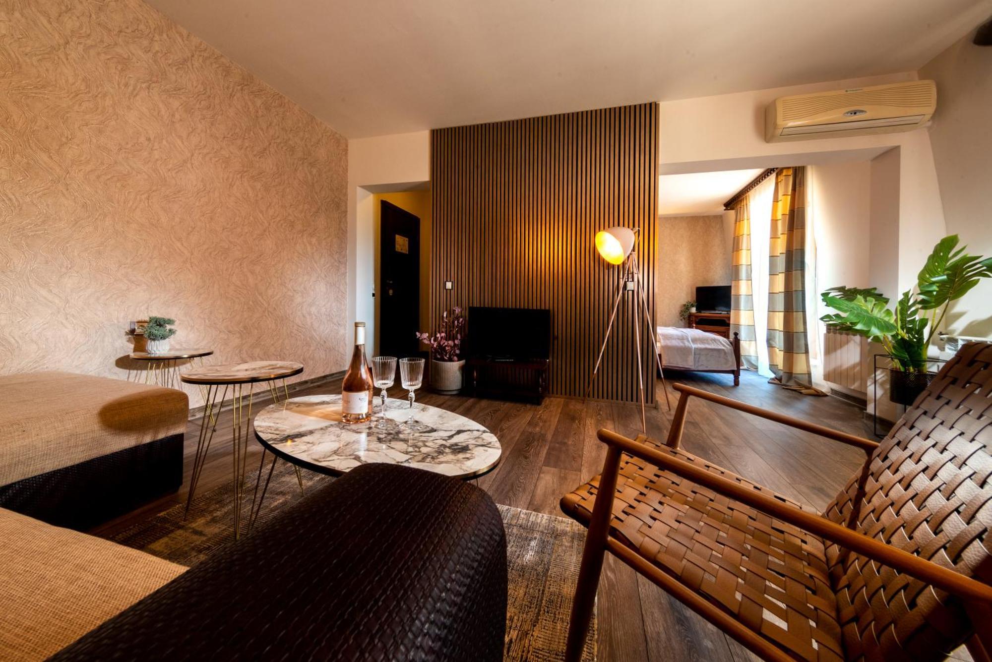 Park Hotel Kaylaka Pleven Esterno foto