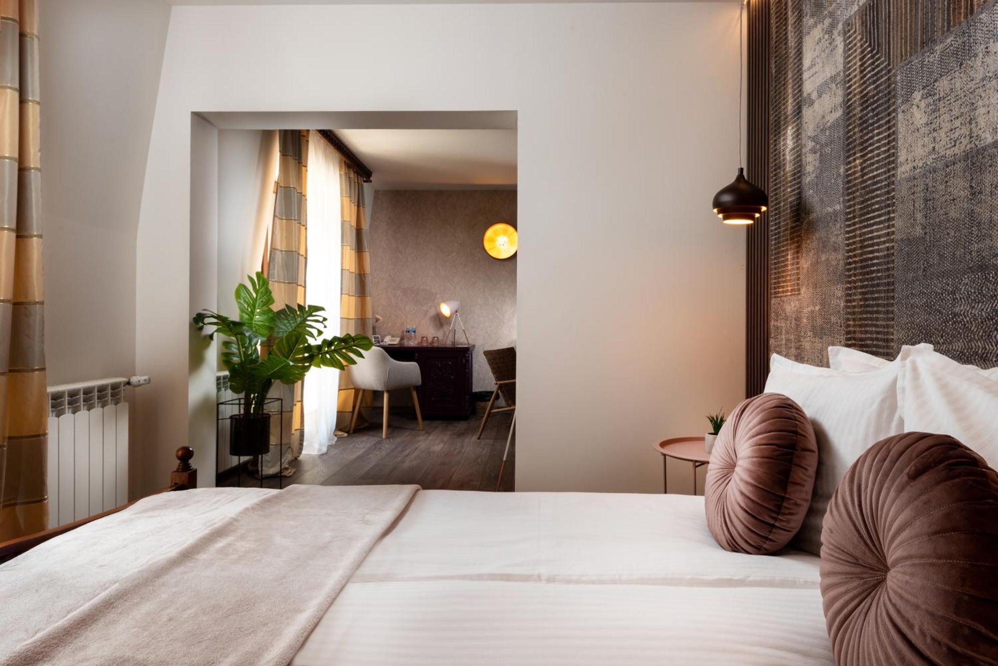 Park Hotel Kaylaka Pleven Esterno foto